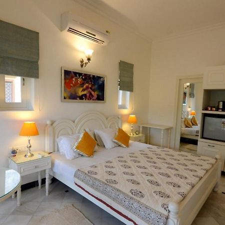Apartamento Aashray Varanasi Exterior foto