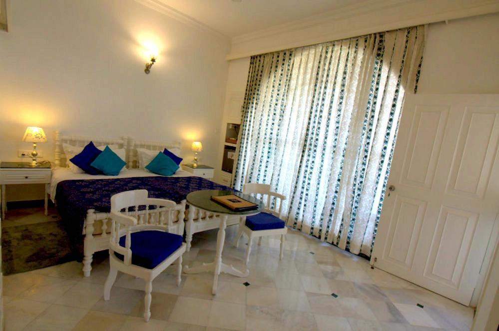 Apartamento Aashray Varanasi Exterior foto